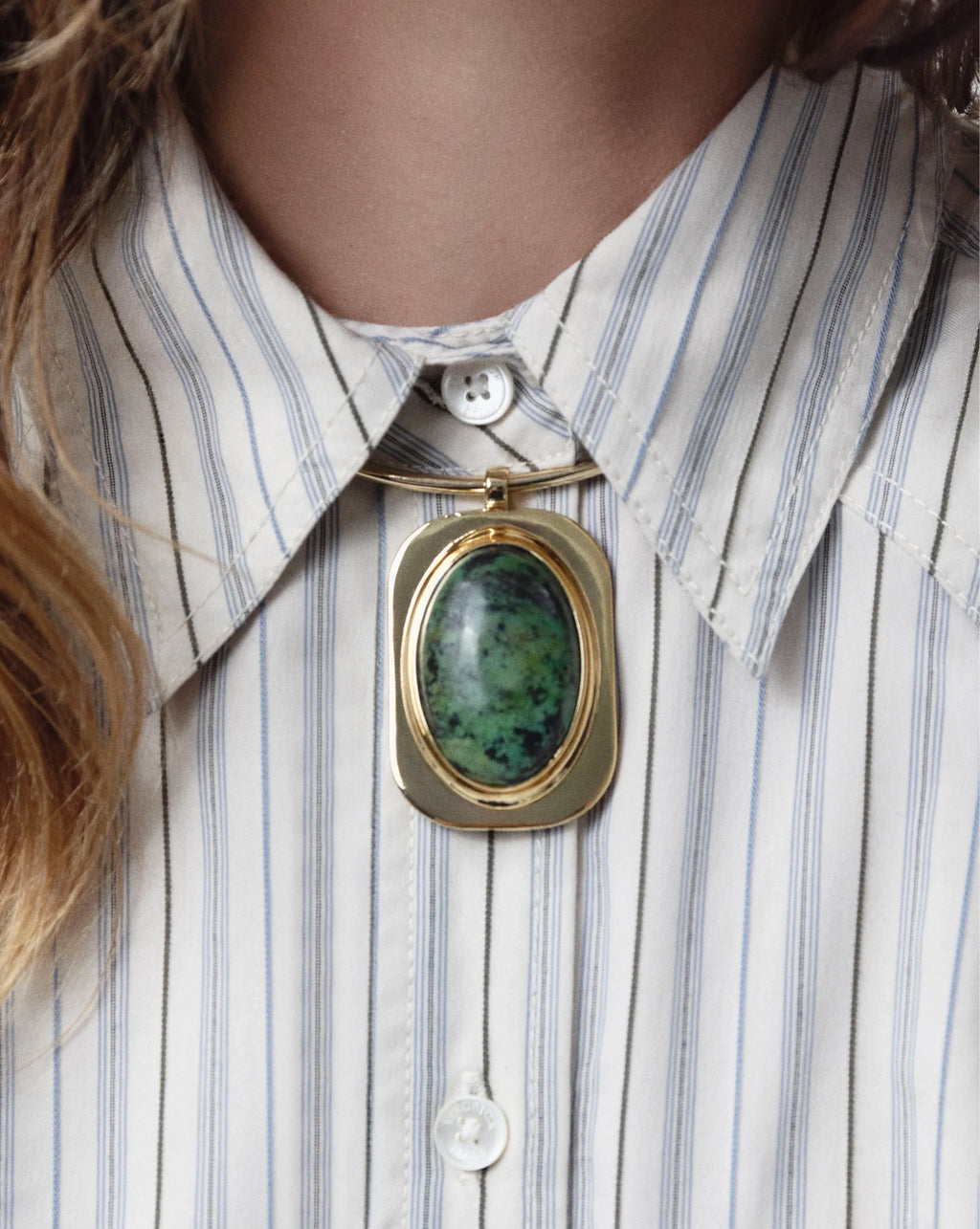 Collier ras du cou cabochon en turquoise