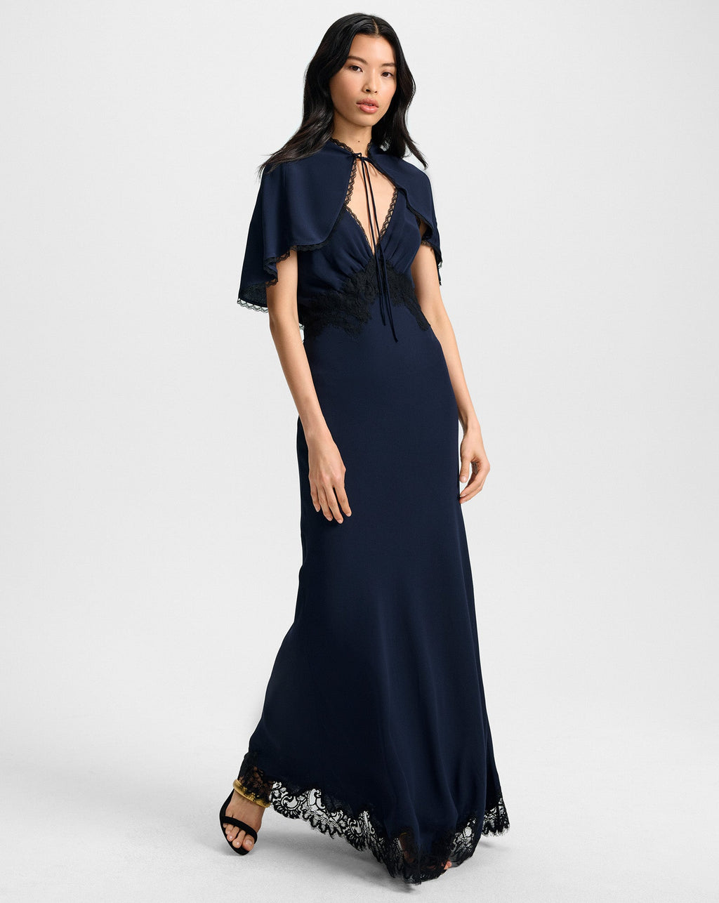 Robe longue Muriel à bordure en dentelle