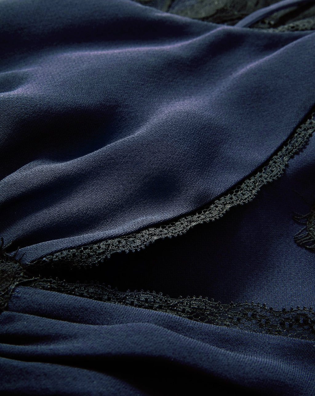 Robe longue Muriel à bordure en dentelle