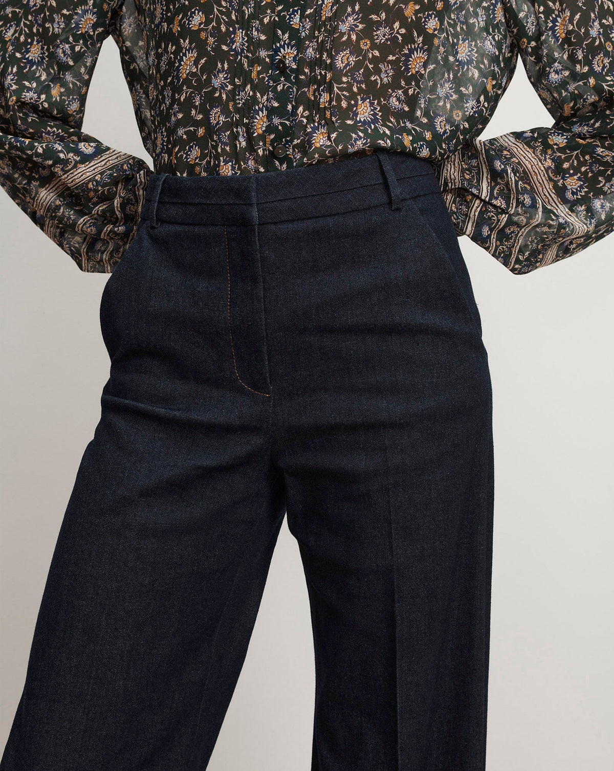 Pantalon en jean évasé Crue