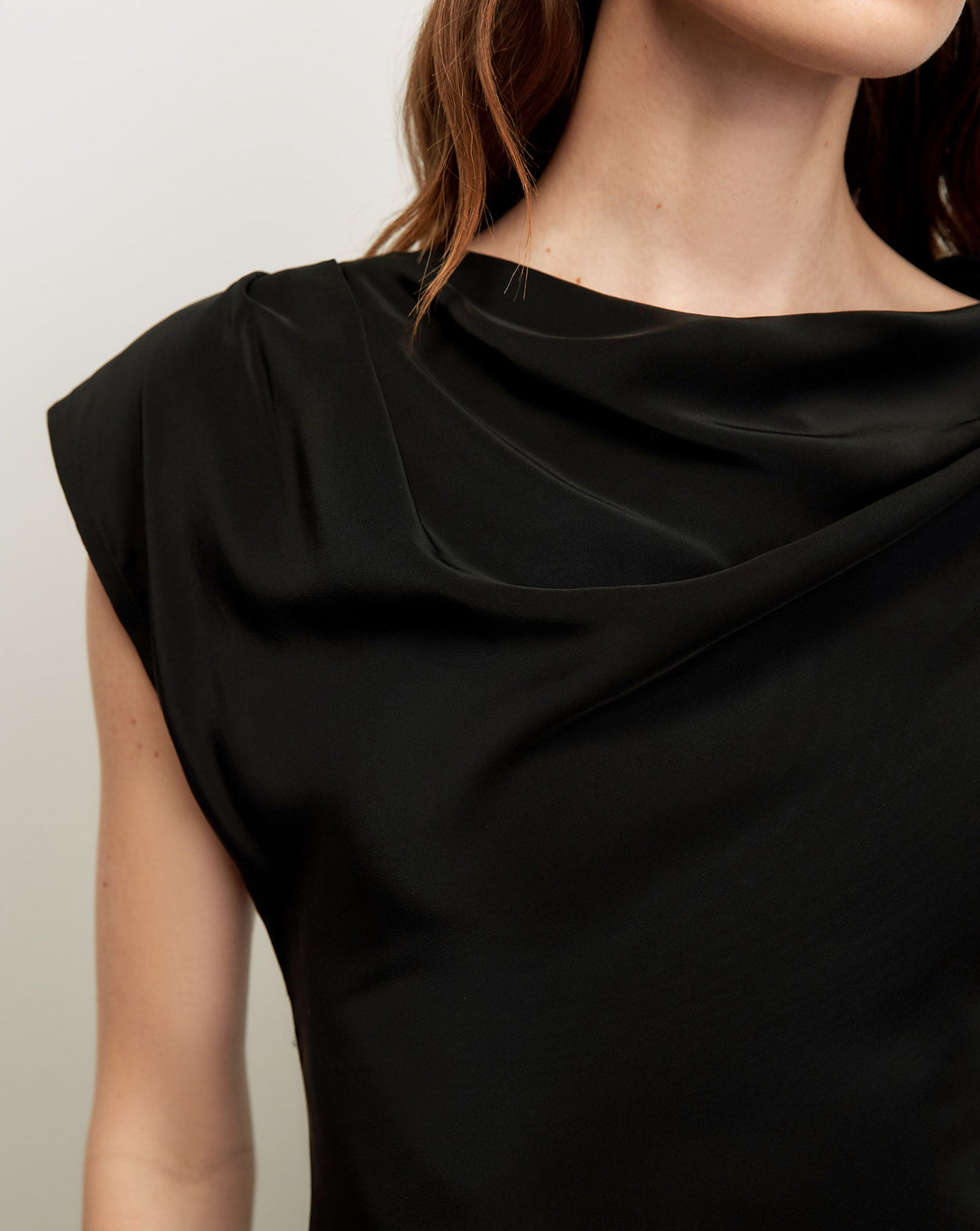 Yvonne Asymmetric Top