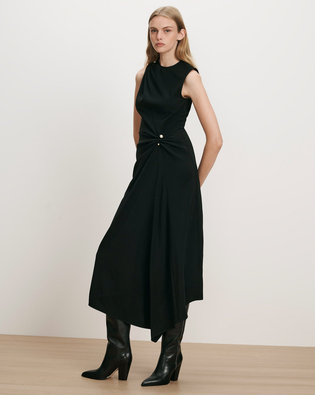 Freja Brooch Midi Dress