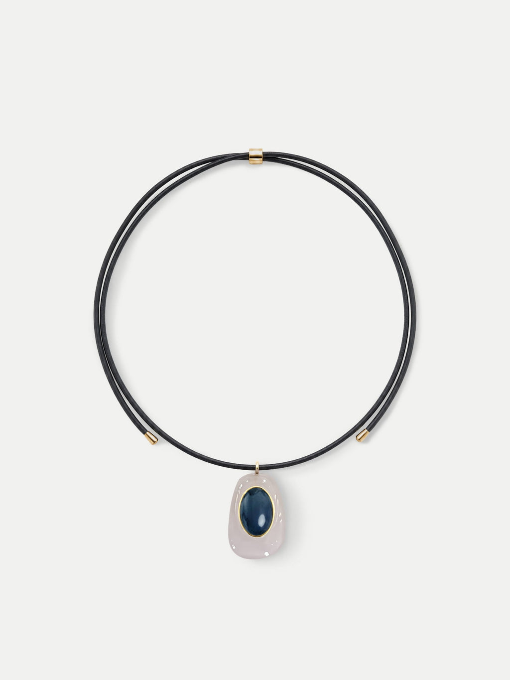 Collier pendentif en cuir noir
