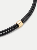 Collier pendentif en cuir noir