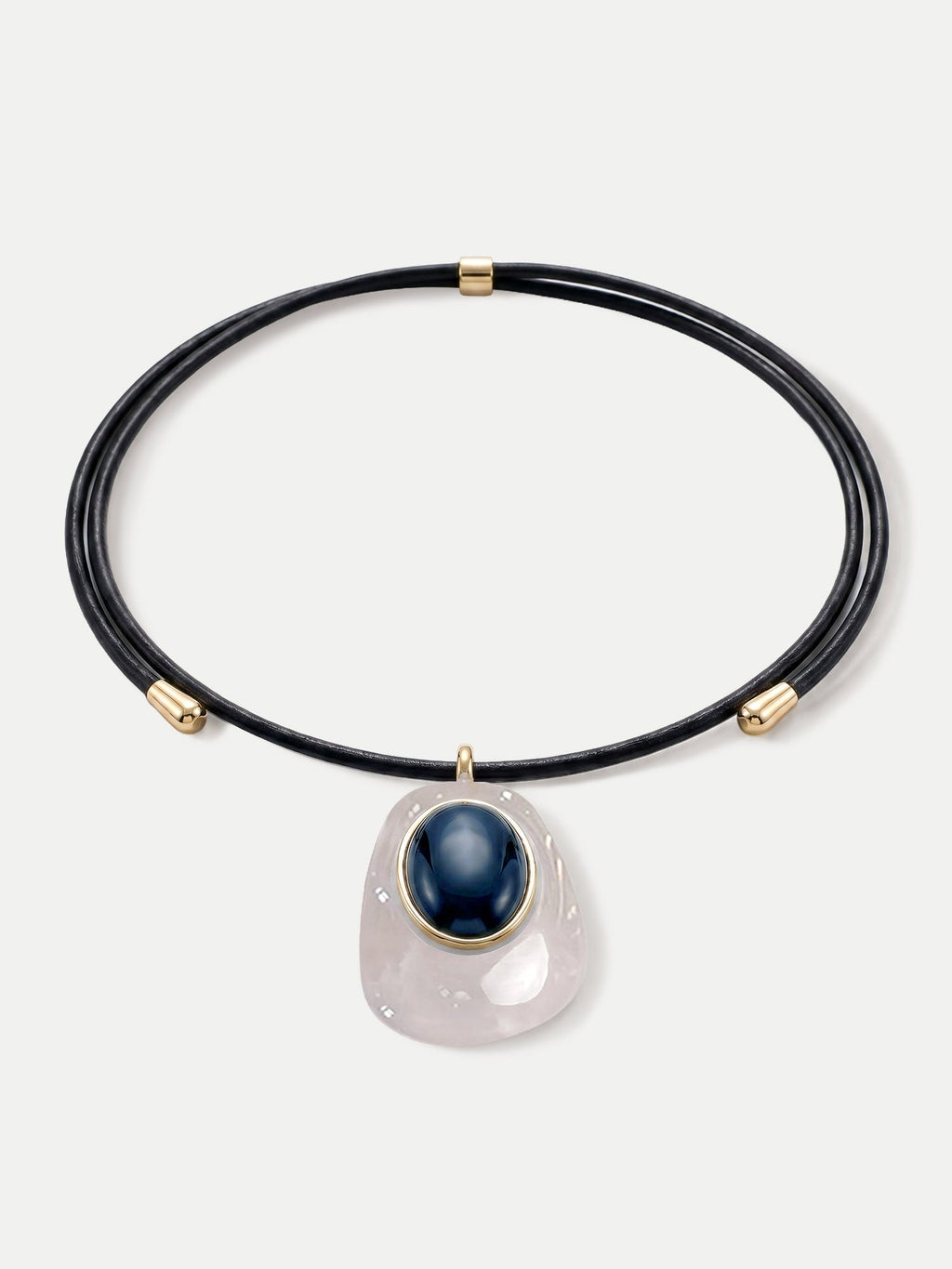 Collier pendentif en cuir noir
