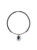Collier pendentif en cuir noir