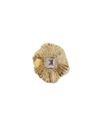 Broche florale en or