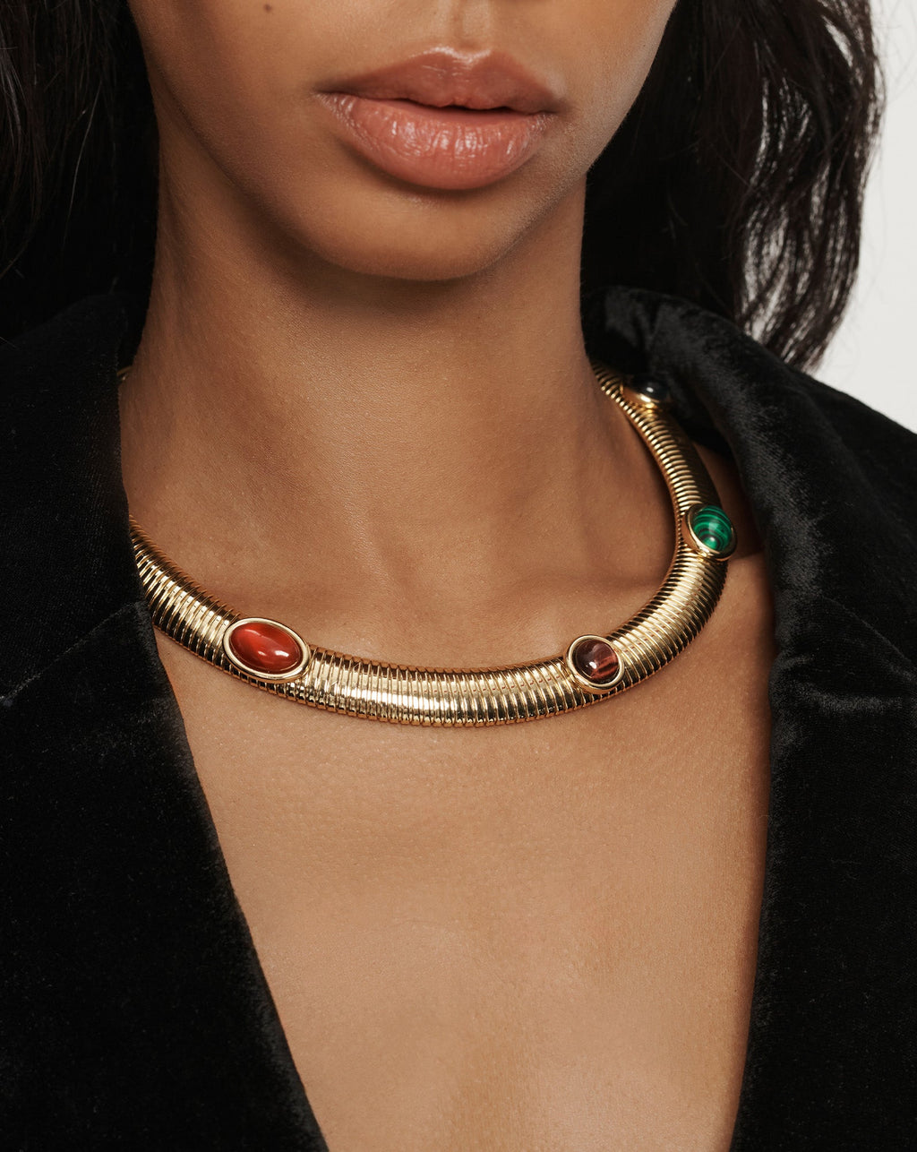 Collier ras de cou Tubogas orné