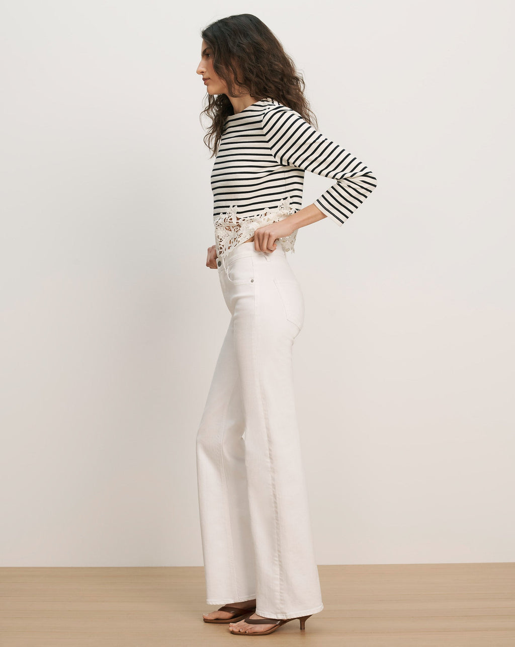 Jean Crosbie à taille mi-haute, coupe étroite et jambe large