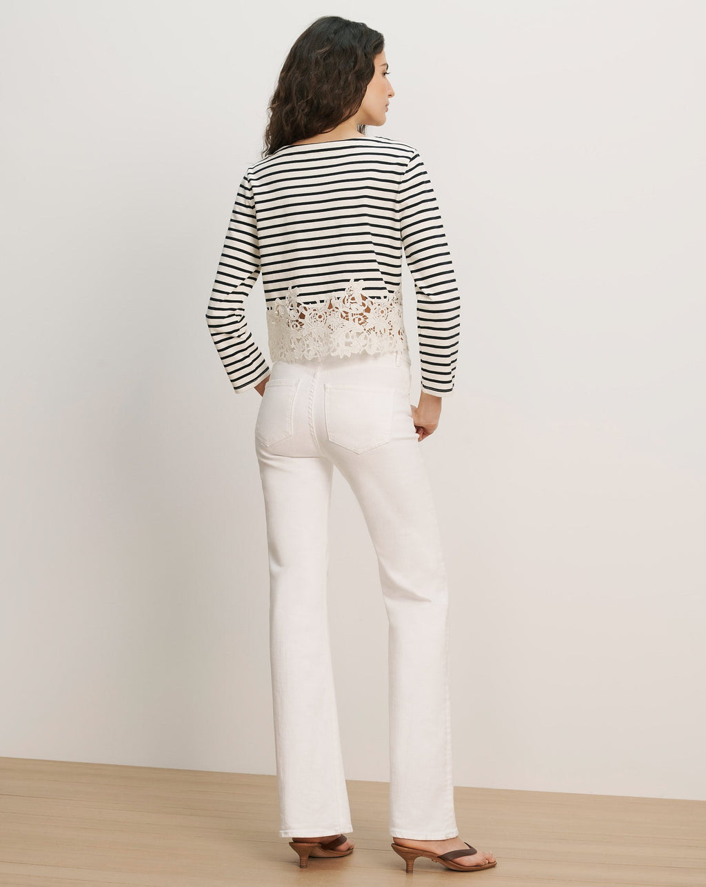 Jean Crosbie à taille mi-haute, coupe étroite et jambe large